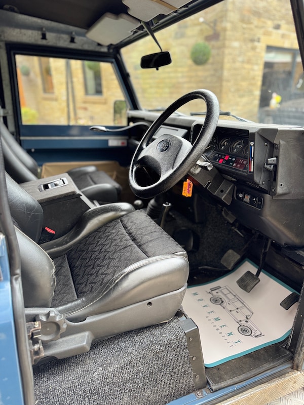 Used Land Rover Defender 1995 for sale - 76316097: Photo 9