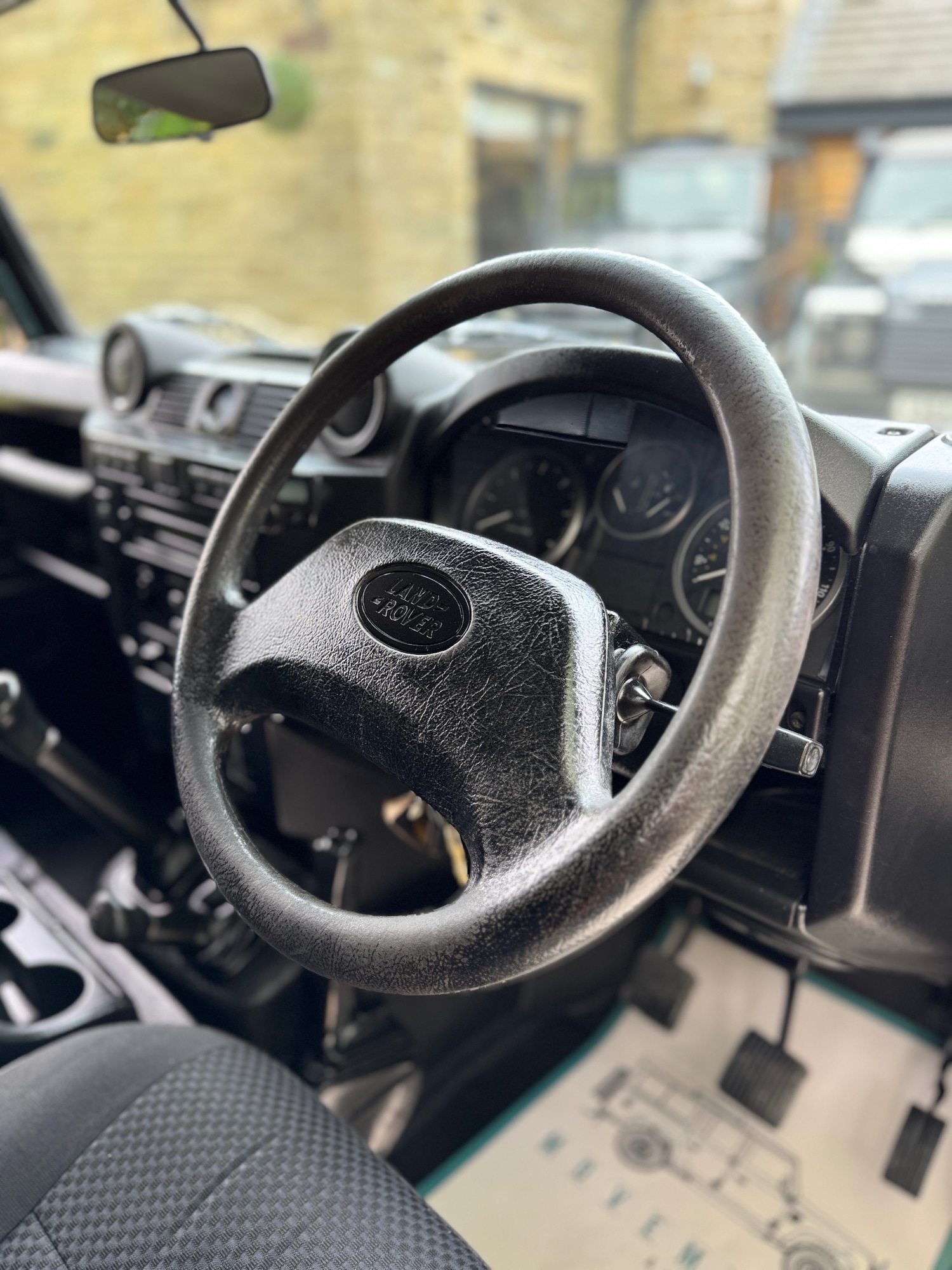 Used Land Rover Defender 2010 for sale - 77036592: Photo 15