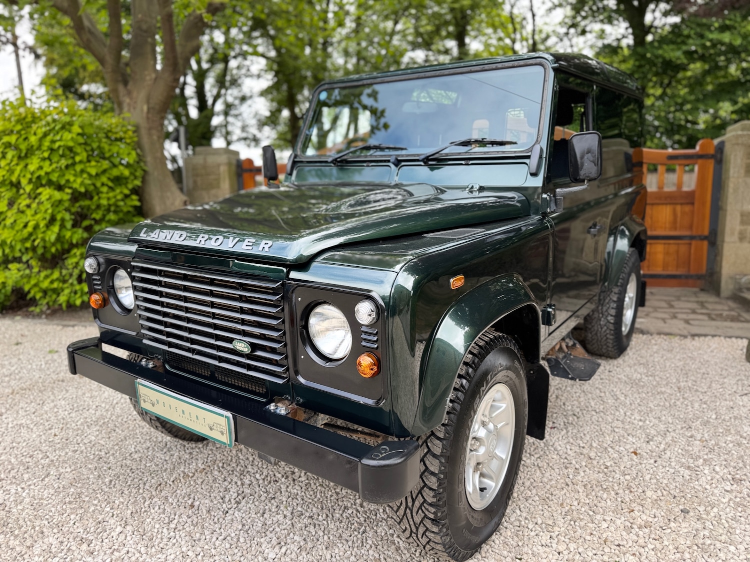 Used Land Rover Defender 2010 for sale - 77036592: Photo 2