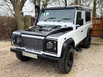 Land Rover Defender feature image