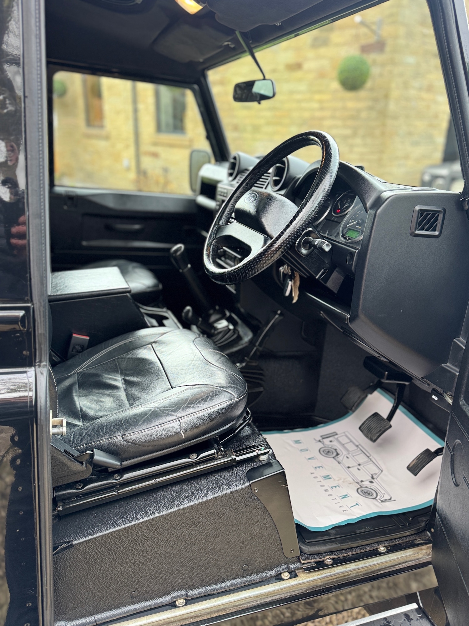 Used Land Rover Defender 2016 for sale - 77036488: Photo 17