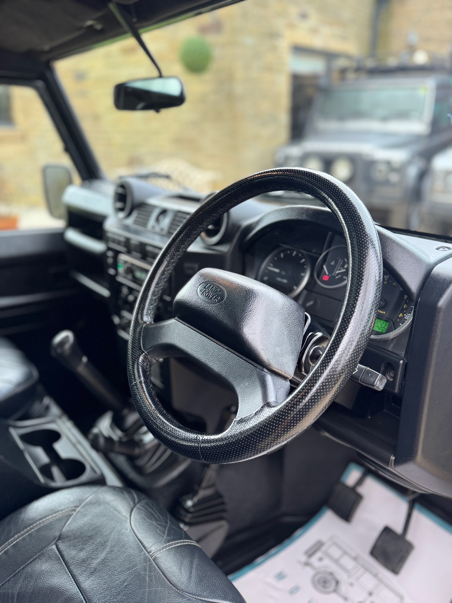 Used Land Rover Defender 2016 for sale - 77036488: Photo 20