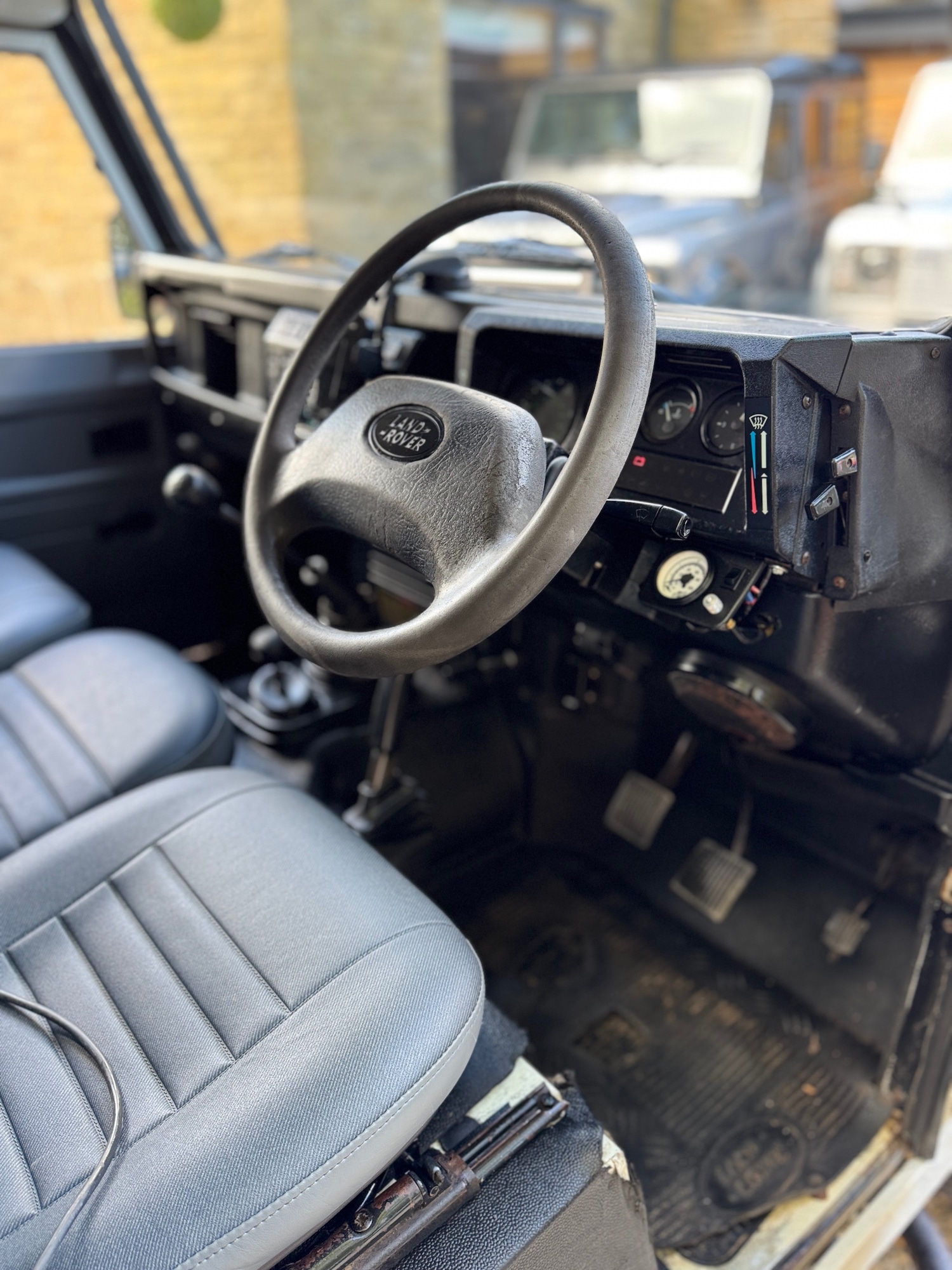 Used Land Rover Defender 2002 for sale - 76063641: Photo 10