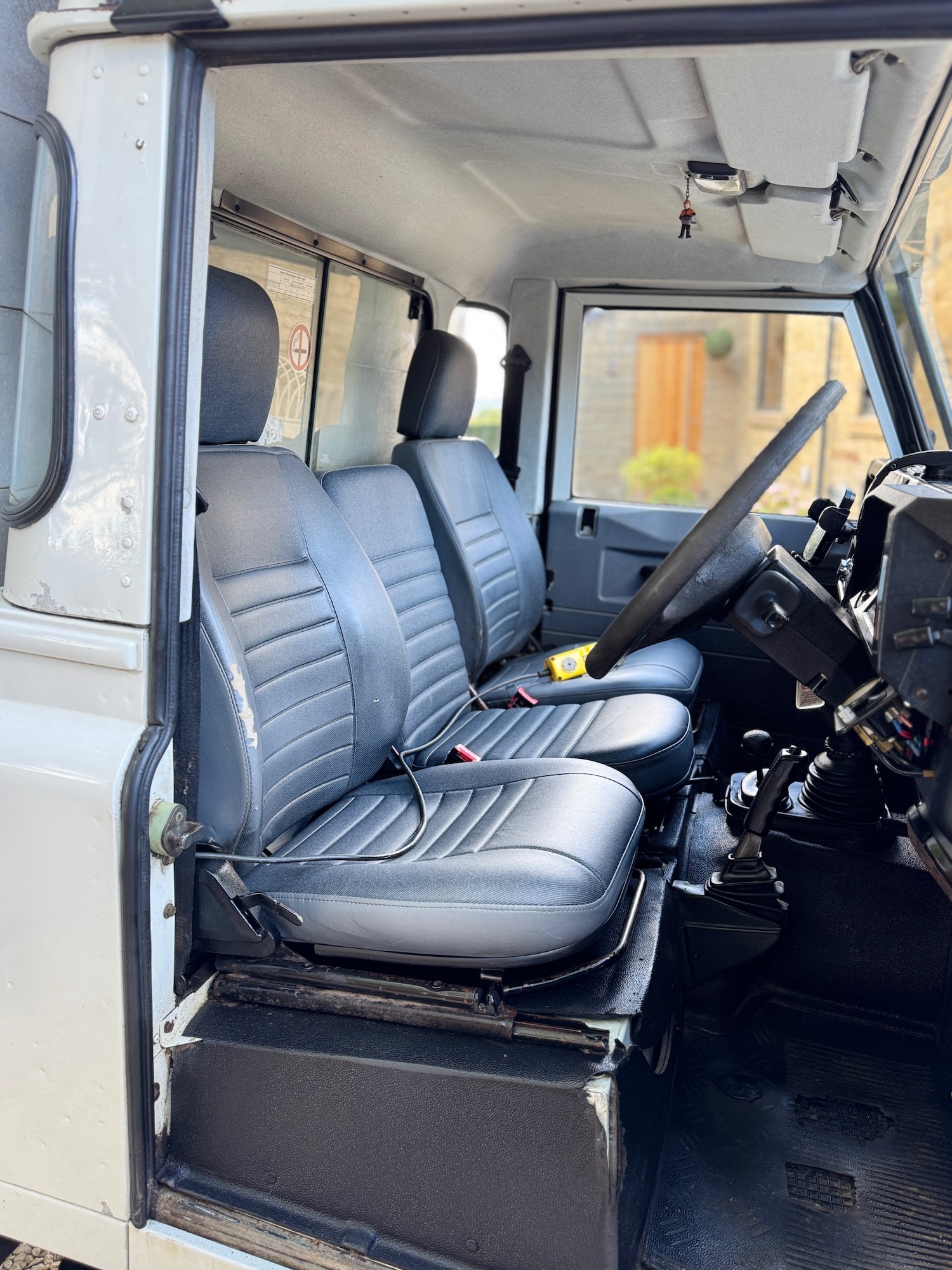 Used Land Rover Defender 2002 for sale - 76063641: Photo 13