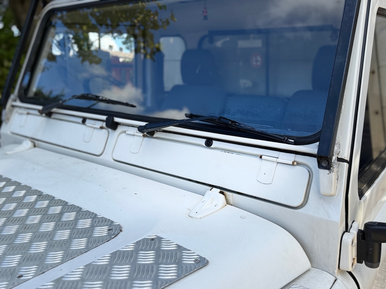 Used Land Rover Defender 2002 for sale - 76063641: Photo 5