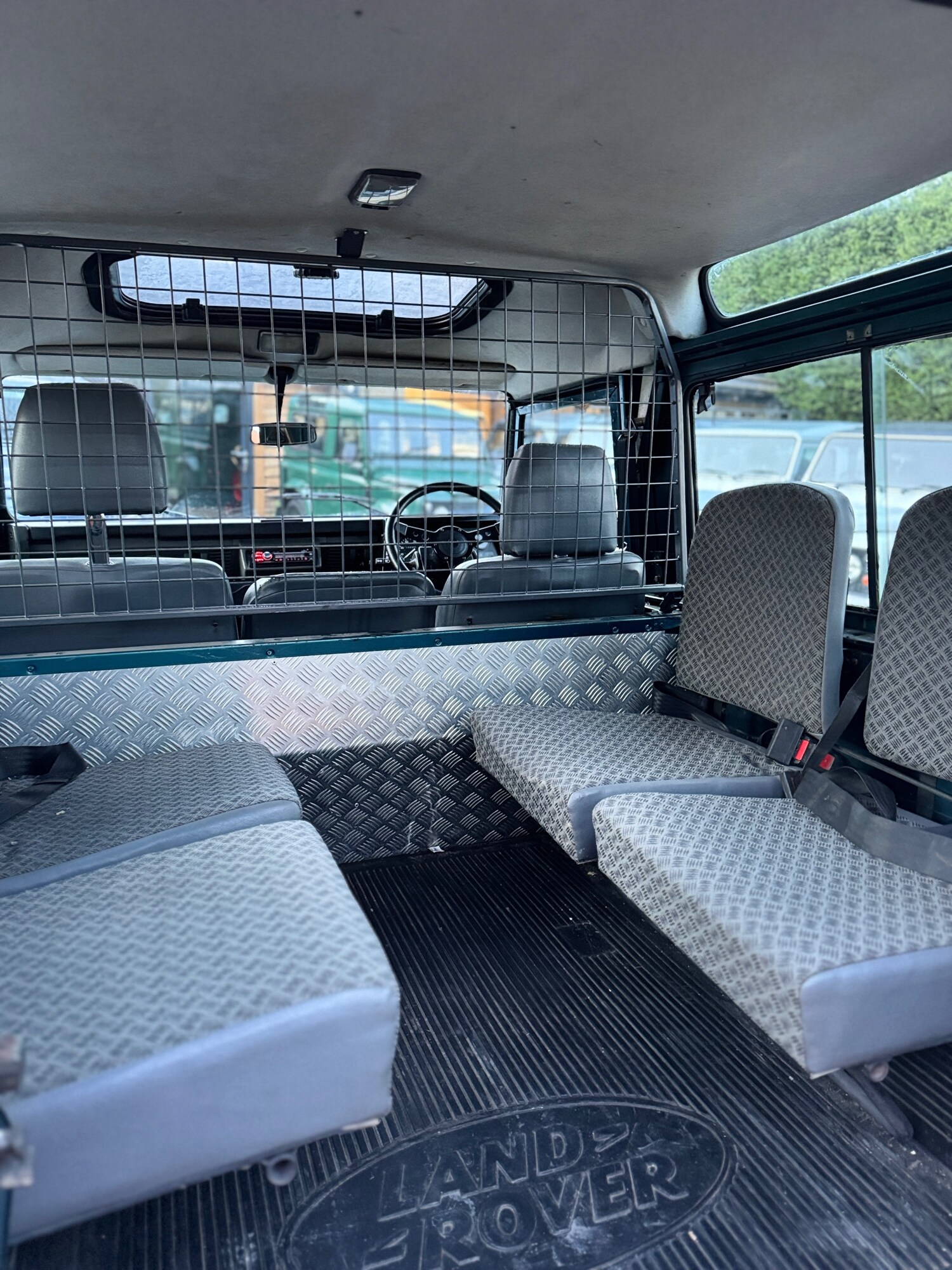 Used Land Rover Defender 1998 for sale - 76945873: Photo 17