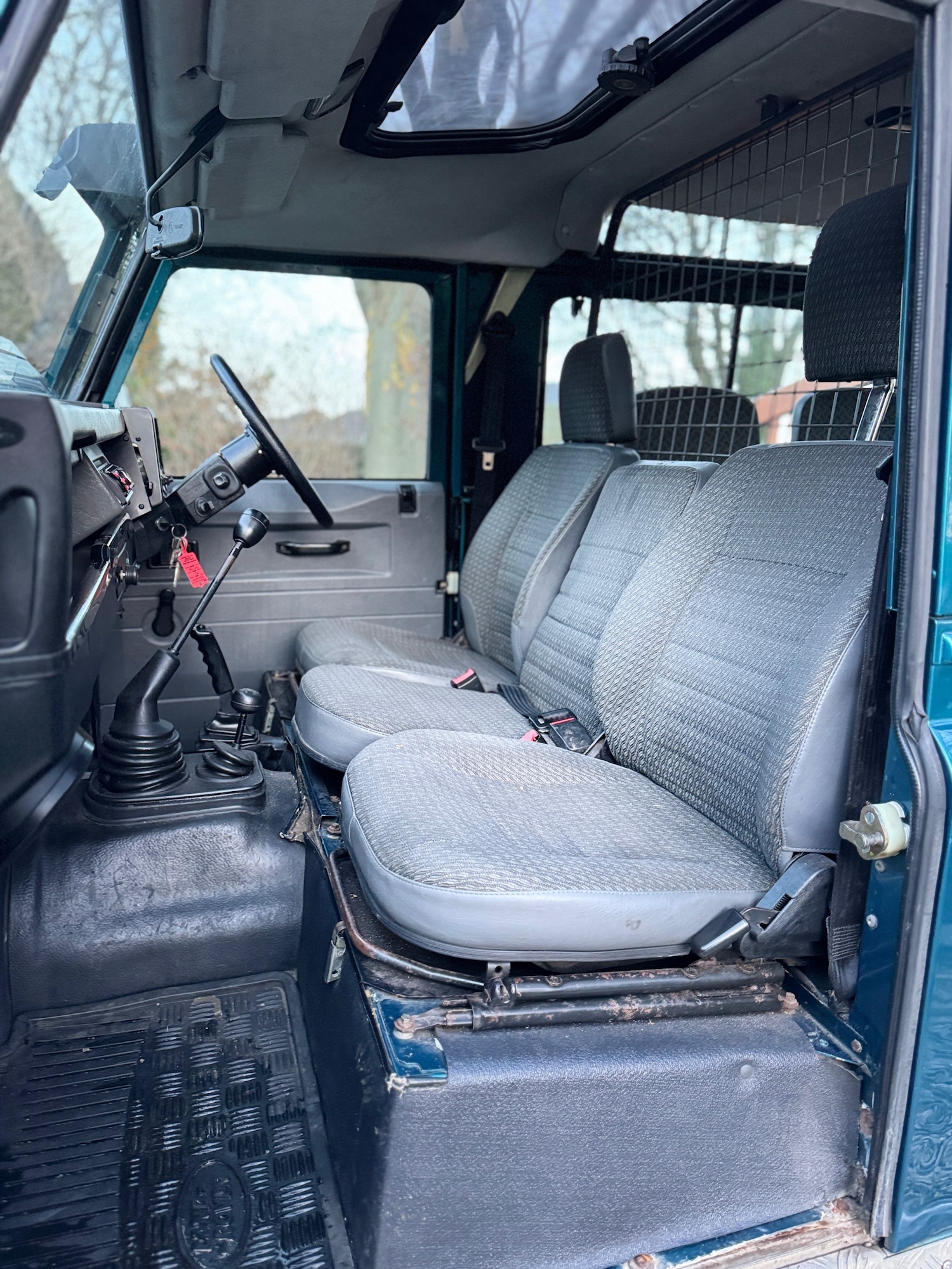 Used Land Rover Defender 1998 for sale - 76945873: Photo 6