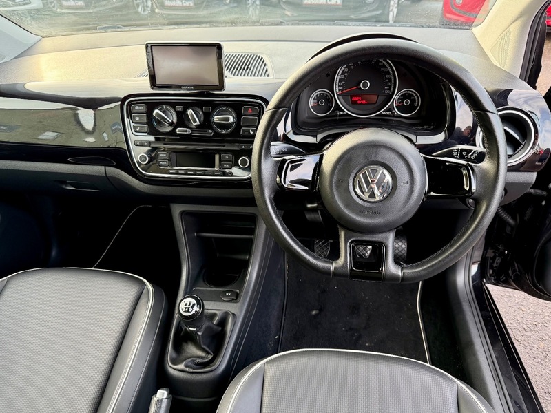 Used Volkswagen up! 2013 for sale - 76962923: Photo 2