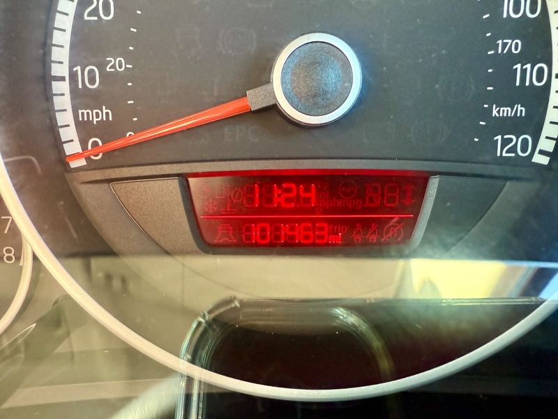 Used Volkswagen up! 2012 for sale - 76500606: Photo 2