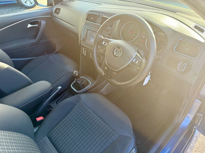 Used Volkswagen Polo 2016 for sale - 76520889: Photo 2