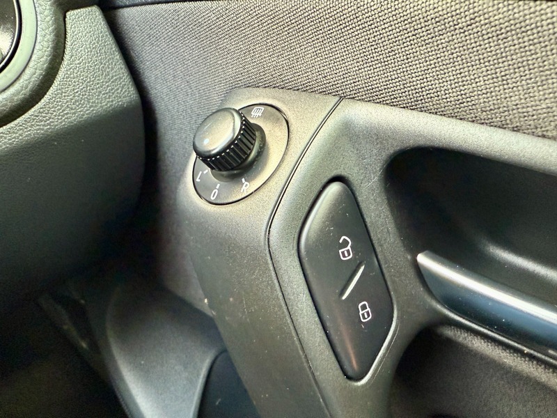 Used Volkswagen Polo 2011 for sale - 77027745: Photo 26