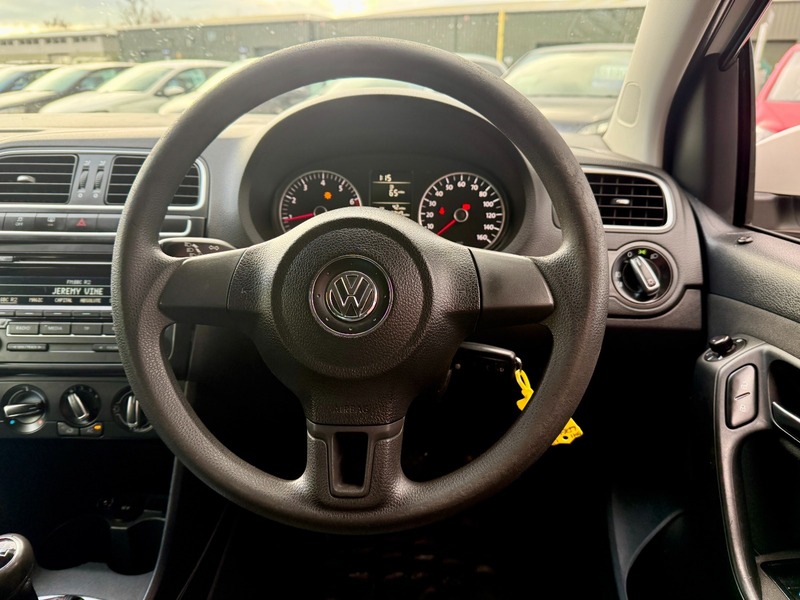 Used Volkswagen Polo 2011 for sale - 77027745: Photo 28