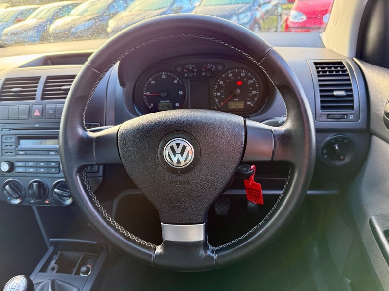 Used Volkswagen Polo 2009 for sale - 76896650: Photo 28