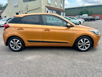 Used Hyundai i20 2015 for sale - 76500558: Photo