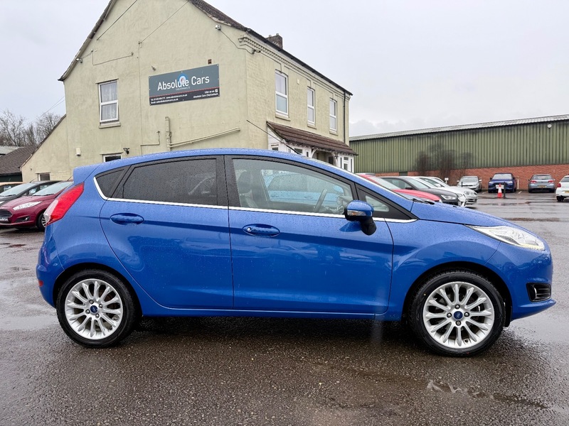 Used Ford Fiesta 2013 for sale - 76950865: Photo 2