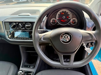 Used Volkswagen up! 2016 for sale - 76500560: Photo