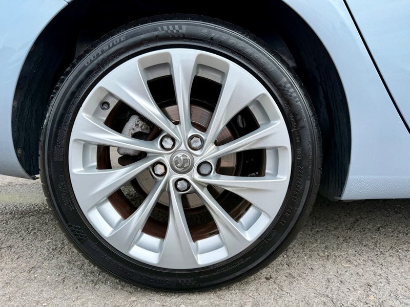 Used Vauxhall Astra 2017 for sale - 76798927: Photo 2