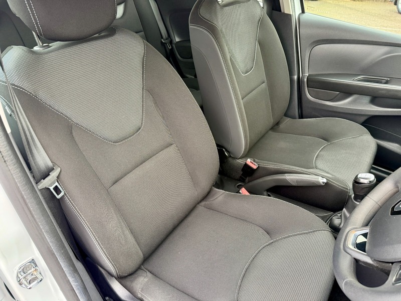 Used Renault Clio 2017 for sale - 76821382: Photo 16