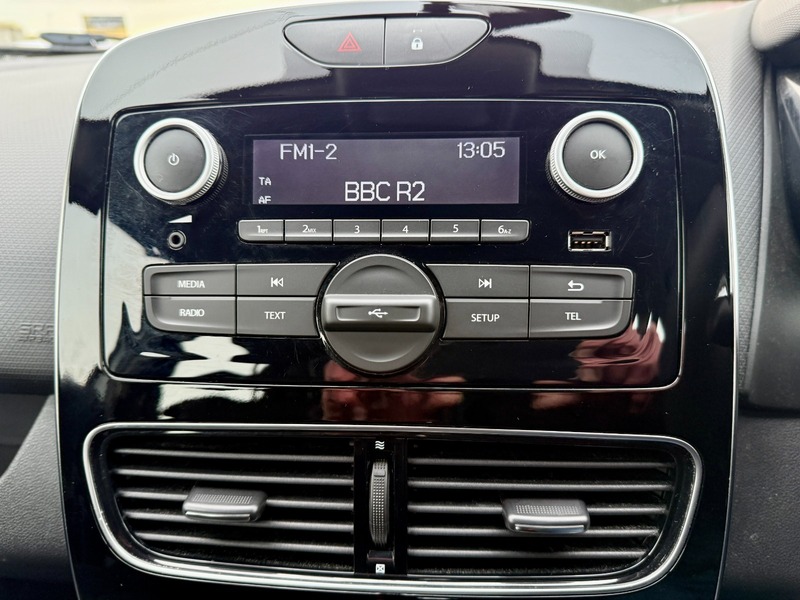 Used Renault Clio 2017 for sale - 76821382: Photo 20