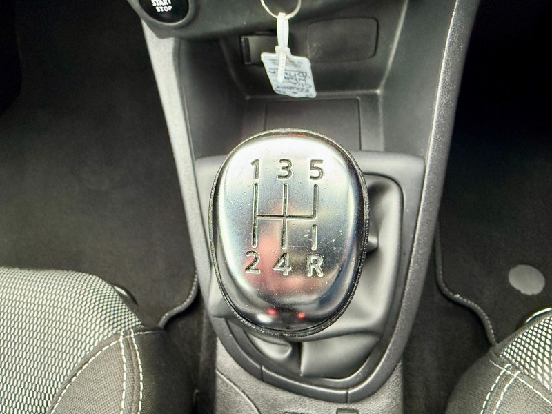 Used Renault Clio 2017 for sale - 76821382: Photo 24