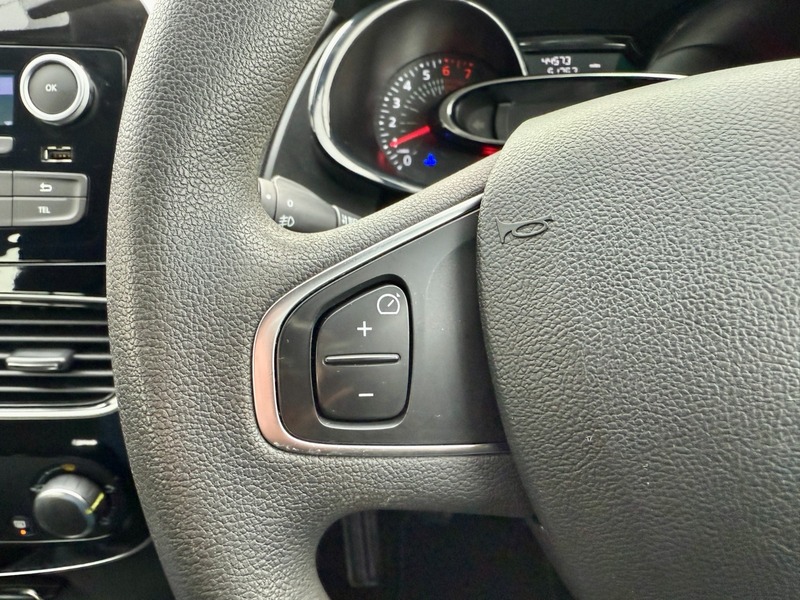 Used Renault Clio 2017 for sale - 76821382: Photo 27
