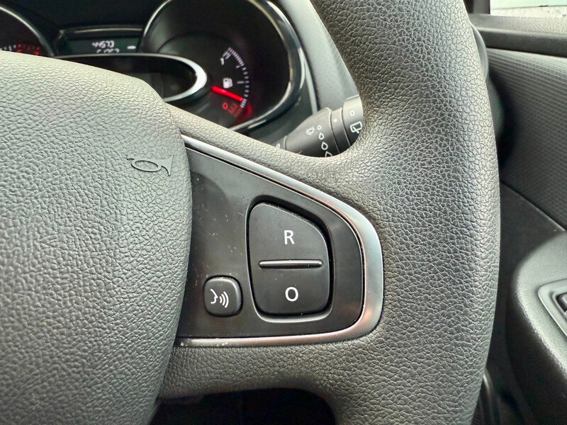 Used Renault Clio 2017 for sale - 76821382: Photo 28