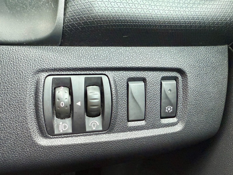 Used Renault Clio 2017 for sale - 76821382: Photo 29