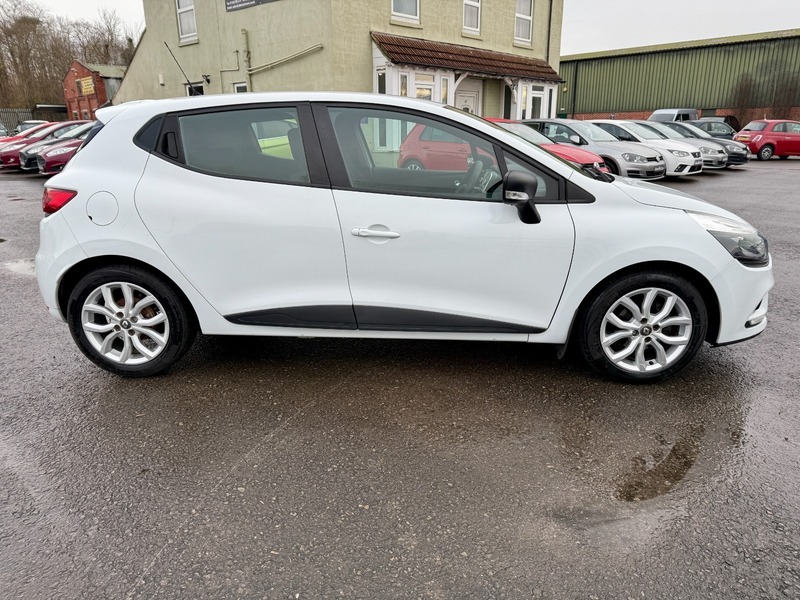 Used Renault Clio 2017 for sale - 76821382: Photo 4