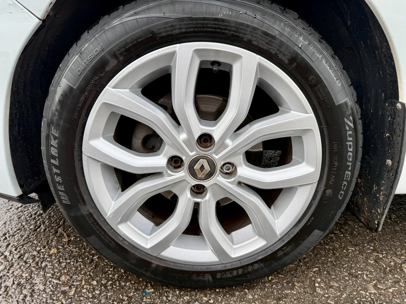 Used Renault Clio 2017 for sale - 76821382: Photo 9