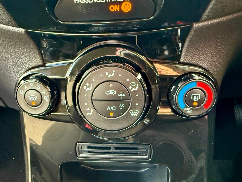 Used Ford Fiesta 2013 for sale - 76500602: Photo 21