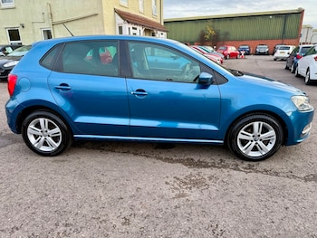 Used Volkswagen Polo 2016 for sale - 76500617: Photo