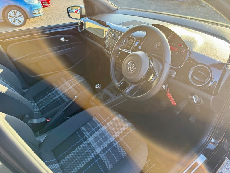 Used Volkswagen up! 2015 for sale - 76699045: Photo 4
