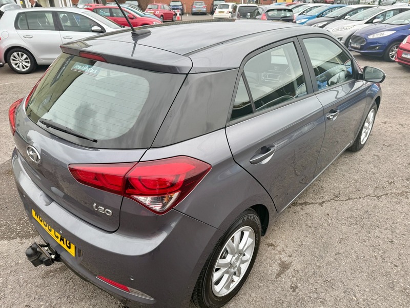 Used Hyundai i20 2016 for sale - 76500603: Photo 19