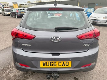 Used Hyundai i20 2016 for sale - 76500603: Photo