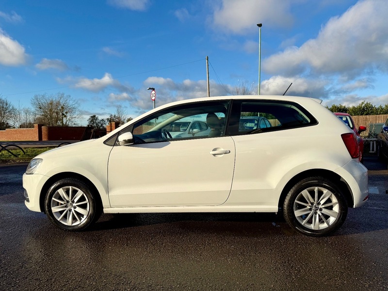 Used Volkswagen Polo 2014 for sale - 76924078: Photo 4