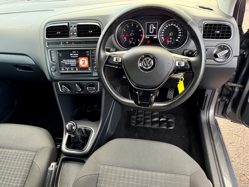 Used Volkswagen Polo 2014 for sale - 76536312: Photo 2
