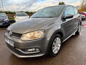 Used Volkswagen Polo 2014 for sale - 76536312: Photo