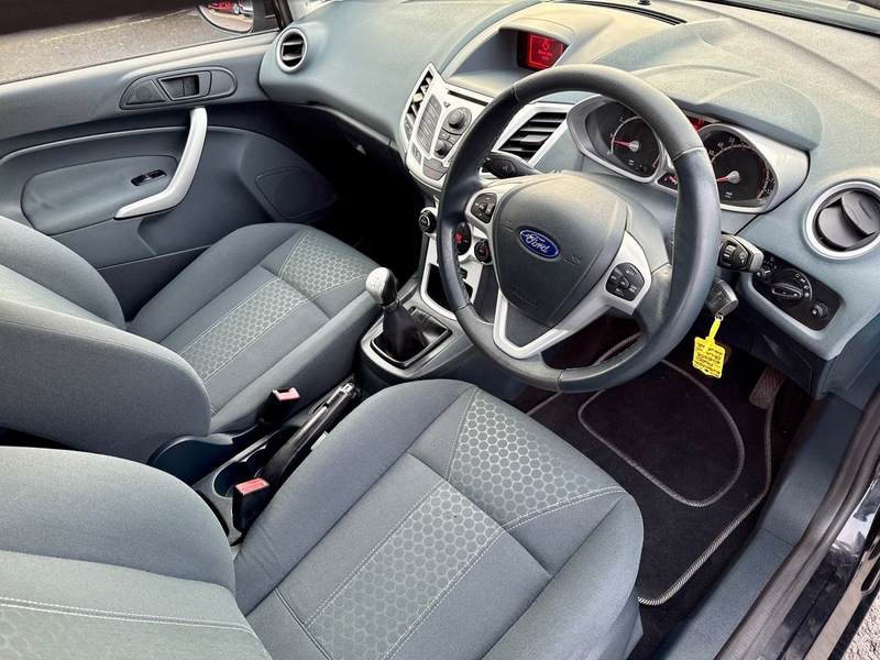 Used Ford Fiesta 2010 for sale - 76821370: Photo 2