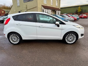 Used Ford Fiesta 2014 for sale - 76500590: Photo