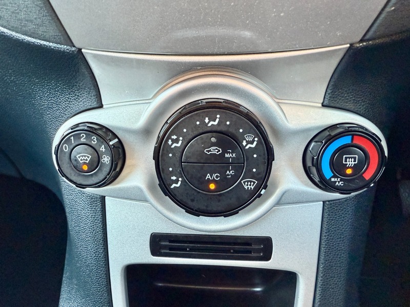 Used Ford Fiesta 2011 for sale - 76740898: Photo 21