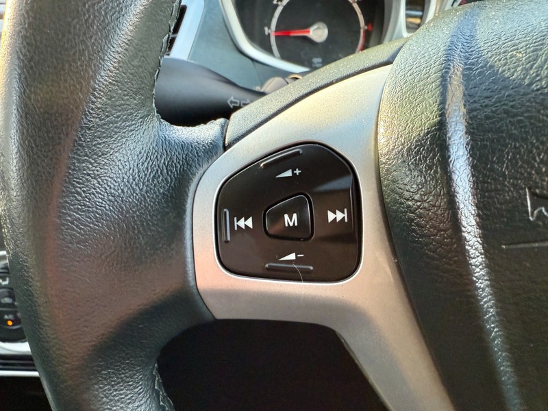 Used Ford Fiesta 2011 for sale - 76740898: Photo 25