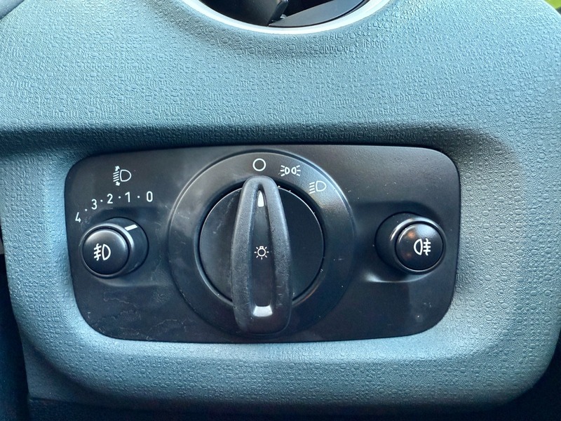 Used Ford Fiesta 2011 for sale - 76740898: Photo 26