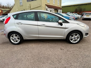 Used Ford Fiesta 2015 for sale - 76570796: Photo