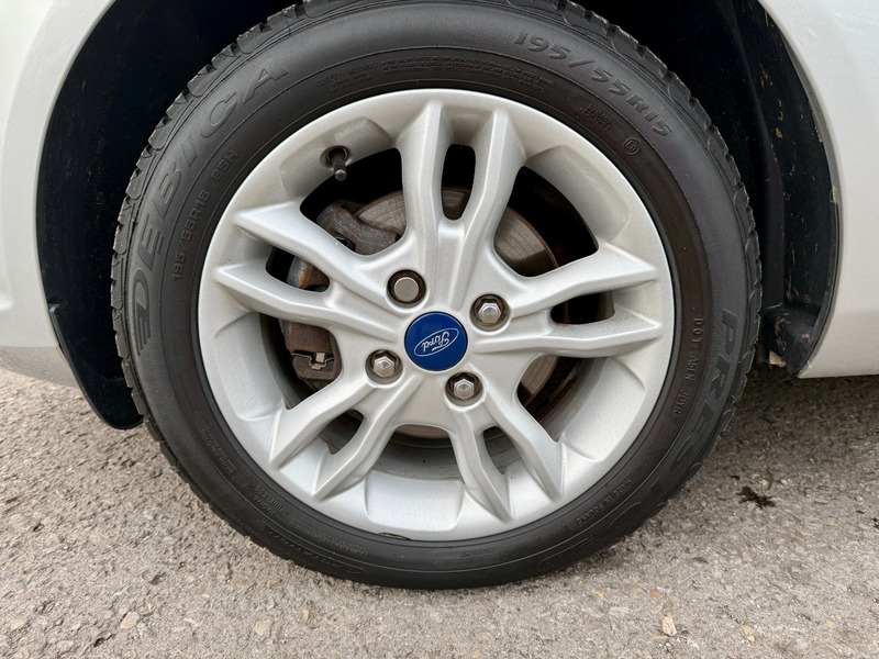 Used Ford Fiesta 2015 for sale - 76570796: Photo 9