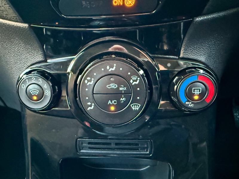 Used Ford Fiesta 2015 for sale - 76605342: Photo 22