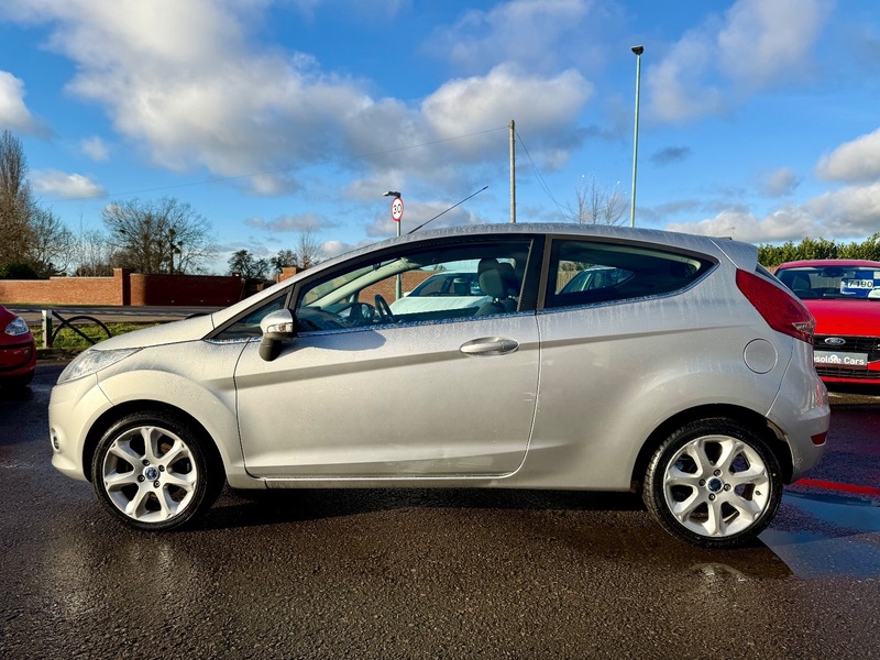 Used Ford Fiesta 2009 for sale - 76924063: Photo 4