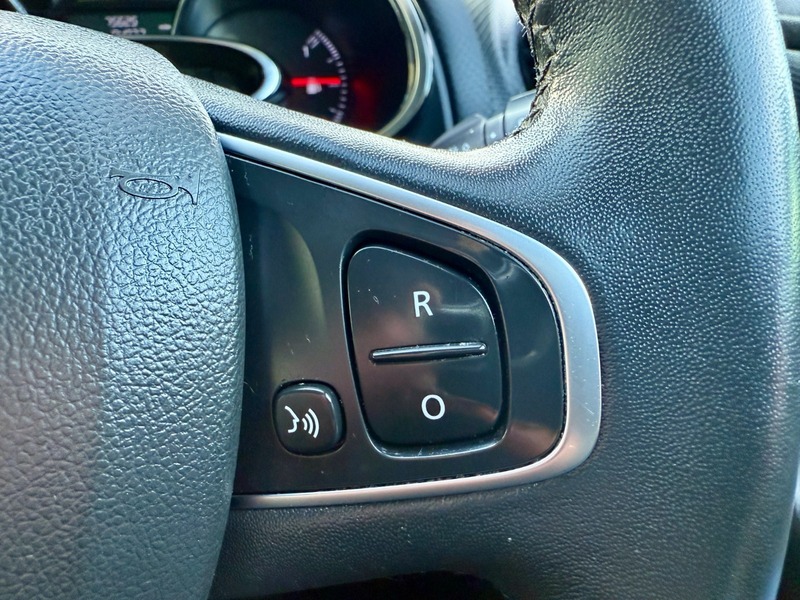 Used Renault Clio 2017 for sale - 76712178: Photo 29