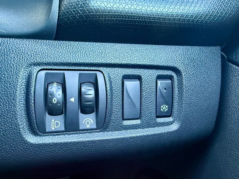 Used Renault Clio 2017 for sale - 76712178: Photo 30