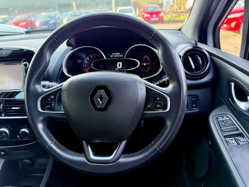 Used Renault Clio 2017 for sale - 76712178: Photo 32