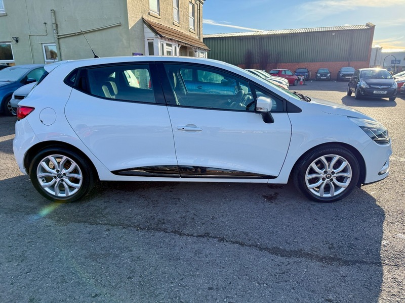 Used Renault Clio 2017 for sale - 76712178: Photo 4